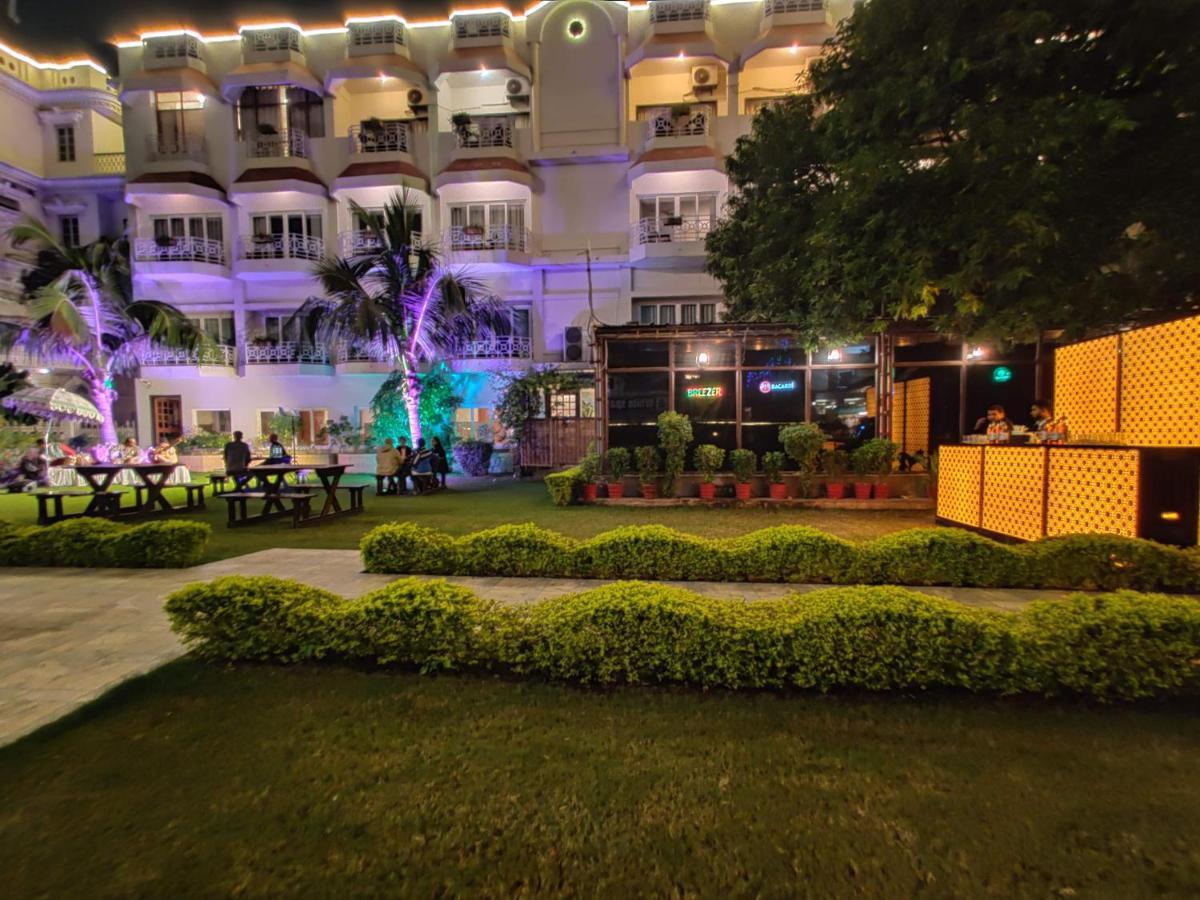 Hotel Surya, Kaiser Palace Varanasi Exterior foto