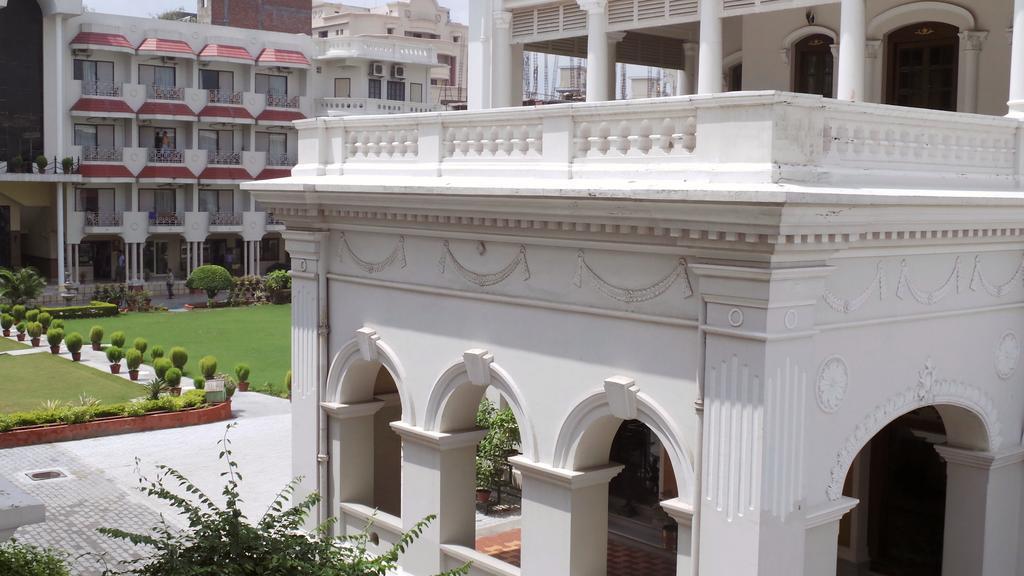 Hotel Surya, Kaiser Palace Varanasi Exterior foto