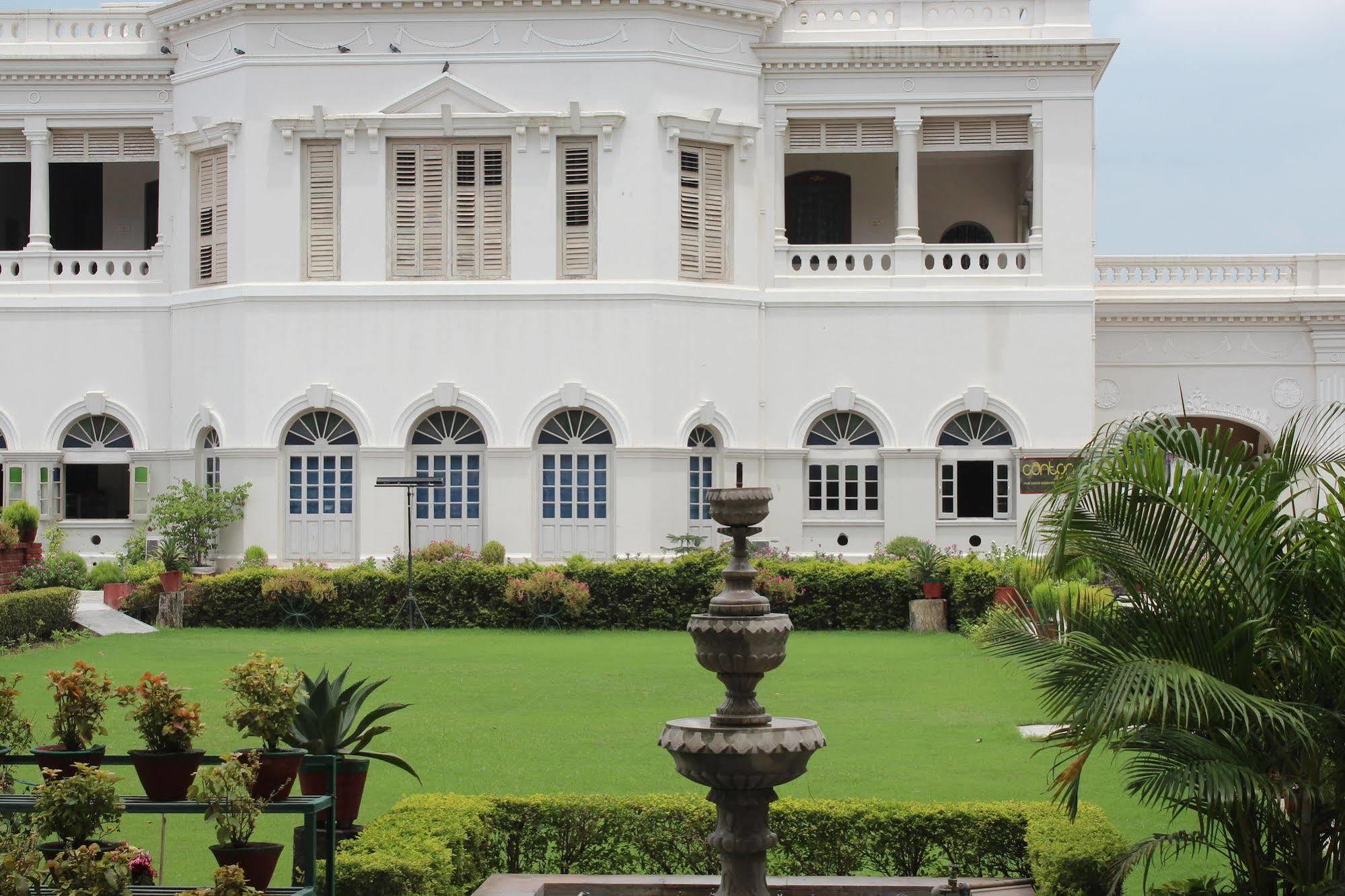 Hotel Surya, Kaiser Palace Varanasi Exterior foto